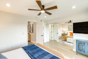 A television and/or entertainment centre at Balconies and Views Modern Abode in Poway!