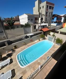 an overhead view of a swimming pool on a building at Casa Entre o Mar e a Lagoa in Saquarema