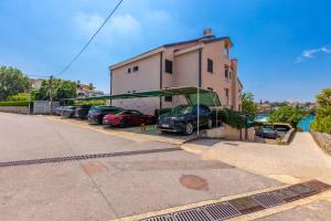 Gallery image of Apartment in Vantacici - Insel Krk 53342 in Vantačići +20 photos