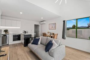 Una cocina o kitchenette en Beautiful Apartment Sleeps 4 Close Town & Ski