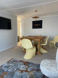 Μια τηλεόραση ή/και κέντρο ψυχαγωγίας στο Casa Ovejero +43 φωτογραφίες