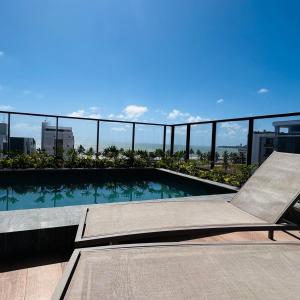 カベデロにあるSummer Flat 405の建物の上にあるプール