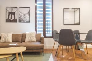 Un lugar para sentarse en Centrally located apartment in Madrid