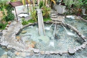 Aed väljaspool majutusasutust An Tong Hot Spring Hotel