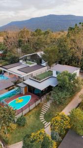 Πισίνα στο ή κοντά στο Moon Heart Village Khao Yai Pool Villa