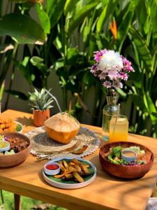 Makanan di atau berdekatan hotel