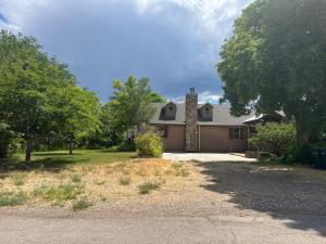 Το κτήριο όπου στεγάζεται  το διαμέρισμα