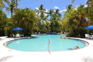 Πισίνα στο ή κοντά στο Joan's Caribbean Hideaway +14 φωτογραφίες