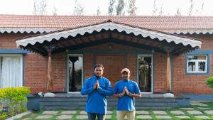 Επισκέπτες που μένουν στο SaffronStays Amodhini Farmstay