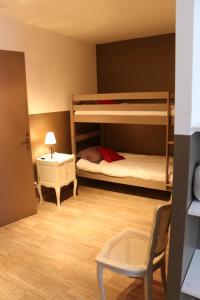 Двухъярусная кровать или двухъярусные кровати в номере Etape Cathare