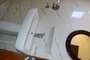 Amoaj hotel فندق امواج的一间浴室