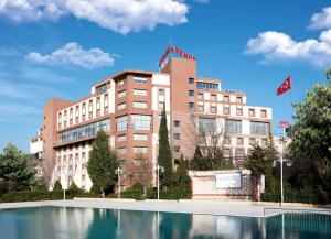 The swimming pool at or close to Anemon Grand Manisa Otel