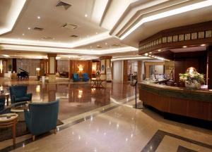 The lobby or reception area at Anemon Grand Manisa Otel