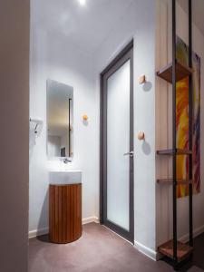 T+ PREMIUM HOTEL的一间浴室