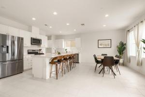 Gambar di galeri bagi Sunnyside Up SD Gem di San Diego