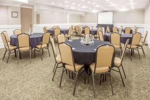 Konferenční prostory v ubytování Baymont by Wyndham Red Deer + 37 fotografií