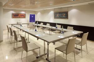 Área de negócios e/ou sala de conferências em NH Ciudad de Santander