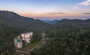 Gallery image of The Golden Crown Hotel in Kandy