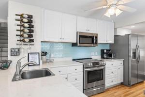 Billede fra billedgalleriet på Copacabana Beach house 5 bedrooms downtown OCMD i Ocean City