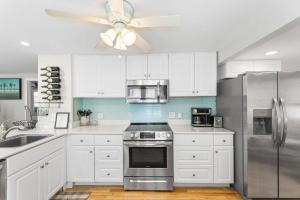 Billede fra billedgalleriet på Copacabana Beach house 5 bedrooms downtown OCMD i Ocean City