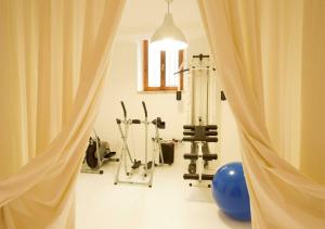Posilňovňa alebo fitness centrum v ubytovaní Italian Experience- Villa La Picena