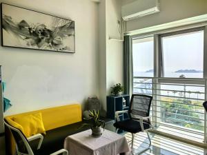 Huafu Seaview Suites的休息区