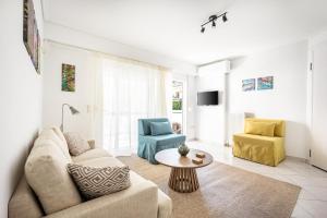 Zona d'estar a AthensCity Apt-G2 with balcony