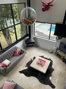 Basen w obiekcie Villa (Loft) à Villetelle, 20 mn des plages lub w pobliżu
