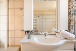 A bathroom at Vivian's Villa - Endless View
