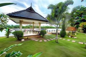 สวนหย่อมนอก Baan Nam Pen Resort