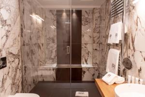 Phòng tắm tại Appia Boutique Apartment +48 ảnh