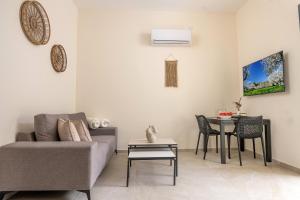 Χώρος καθιστικού στο נעם בגלבוע -2 סוויטות מהממות עם נוף לגלבוע +28 φωτογραφίες