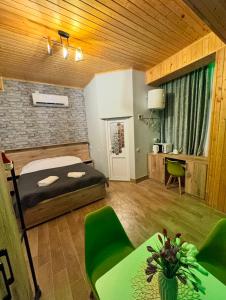 Postel nebo postele na pokoji v ubytování Sairme Glampings