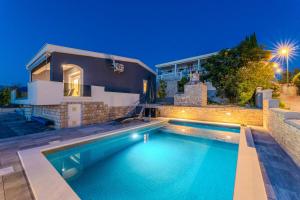 Πισίνα στο ή κοντά στο Villa Novigrad ZadarVillas