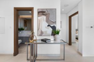 Fotografija u galeriji objekta Magnificent - New 1BR in Canal Front Residences u Dubaiju