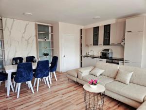 Istumisnurk majutusasutuses Harmony Apartment Golem +23 fotot