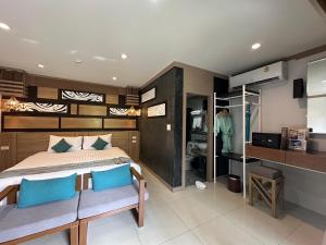 Dapur atau dapur kecil di โรงแรมชาวเกาะพีพี Chaokoh Phi Phi Island