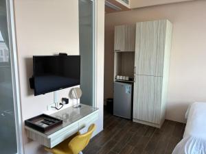 Кухня или мини-кухня в Ding Dong Homestay
