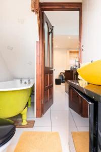 Posezení v ubytování Serres’ Home + 23 fotografií