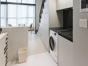 Kuchyň nebo kuchyňský kout v ubytování NewCZ Centum Hotel