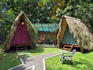 Zahrada ubytování Centro Ananda Tipi