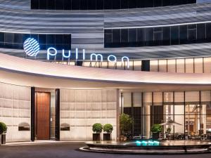 Majutusasutuses Pullman Quanzhou Shuitou olev sertifikaat, autasu, silt või muu dokument