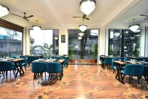 Φωτογραφία από το άλμπουμ του LA Riqueza Koala Inn Mcleod Ganj - Top Selling - Award Winning Hotel - Mountain View Rooms - Near to Mall Road σε McLeod Ganj