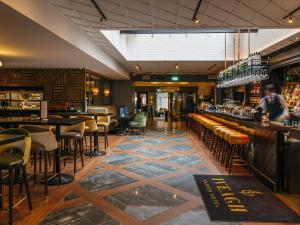 Sohvabaar või baar majutusasutuses Iveagh Garden Hotel