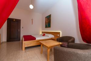 Letto o letti in una camera di Hotel Albania