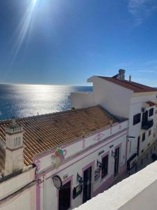 a building with a view of the ocean at Al Mare Ocean View in Albufeira