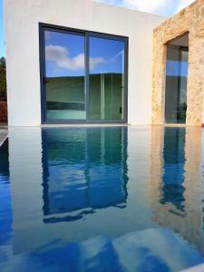 Gallery image of Villa Mit Privatem Pool Casa Da Bananeira in São Bartolomeu de Messines