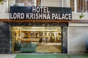 Fotografie z fotogalerie ubytování Just Renovated - Hotel Krishna Palace With Parking & Only 2 Mins Walk from Metro v Novém Dillí