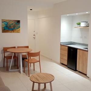 Η κουζίνα ή μικρή κουζίνα στο Excelente departamento céntrico cerca de todo +18 φωτογραφίες