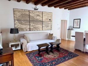 A seating area at Capitan Antonin